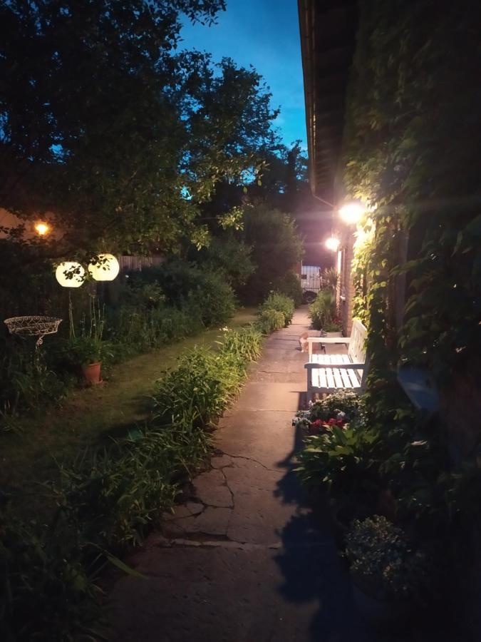 Schlossparkferienwohnungen Mit Garten Appartement *