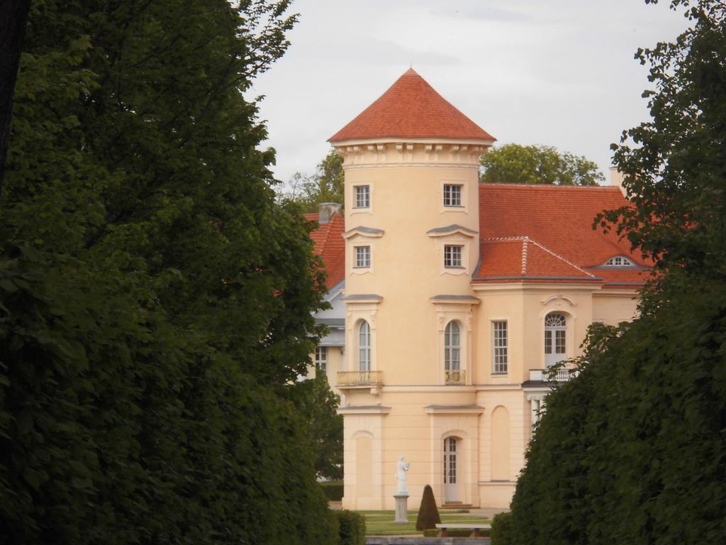 Apartment Schlossparkferienwohnungen *